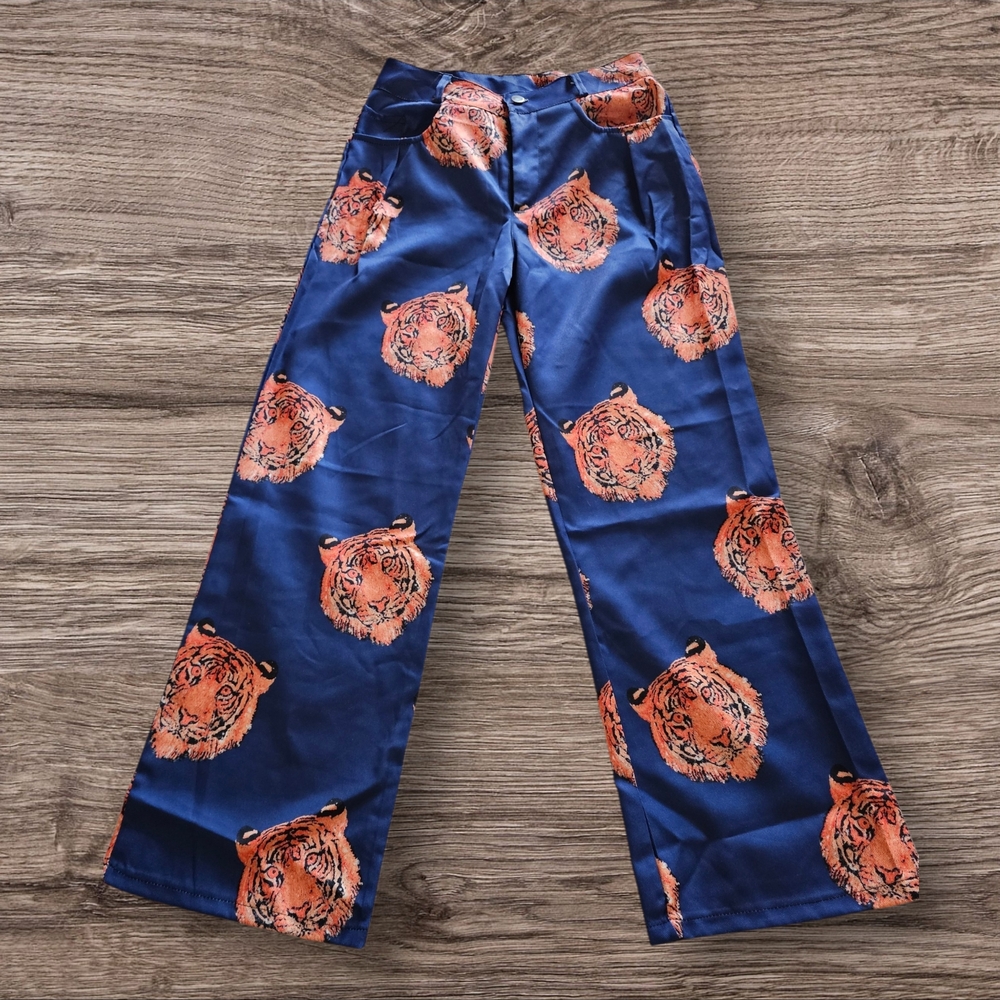 NWOT- Auburn Tigers Inspired Tiger Print  Wide Leg Pants Women’s Small